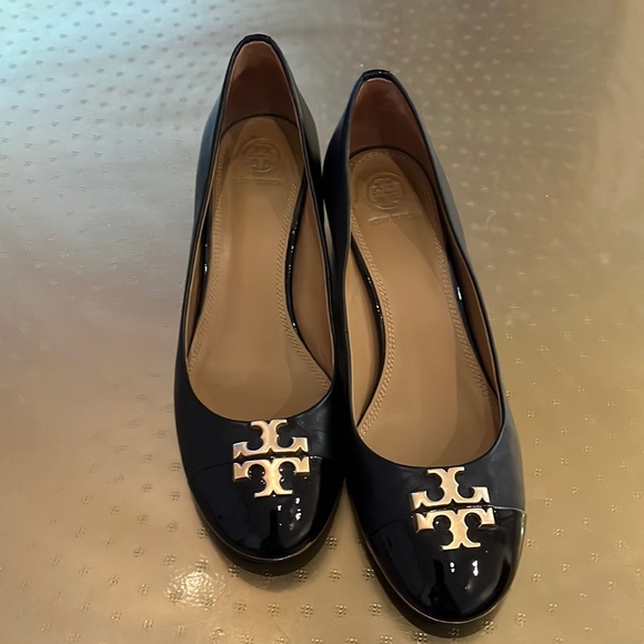 Tory Burch Shoes - Tory Burch Chelsea Leather Heels